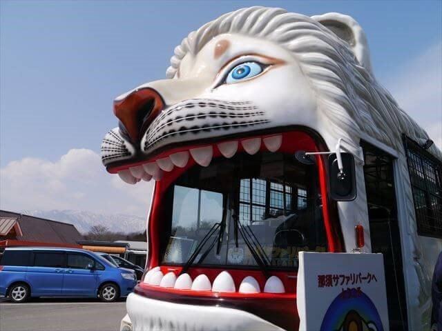 ライオンバスで巡るサファリゾーン