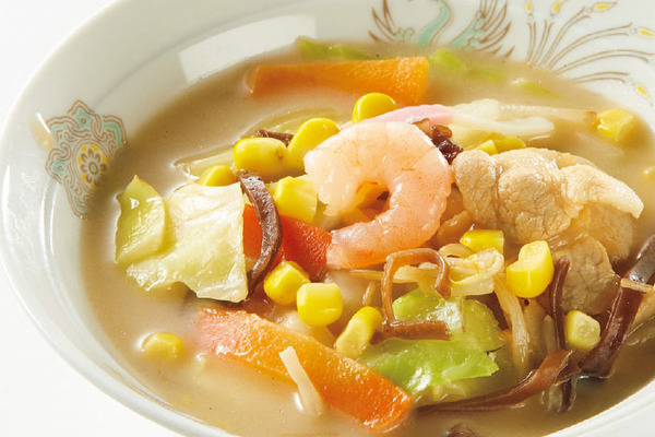 鶏白湯仕立ての野菜ちゃんぽんスープ
