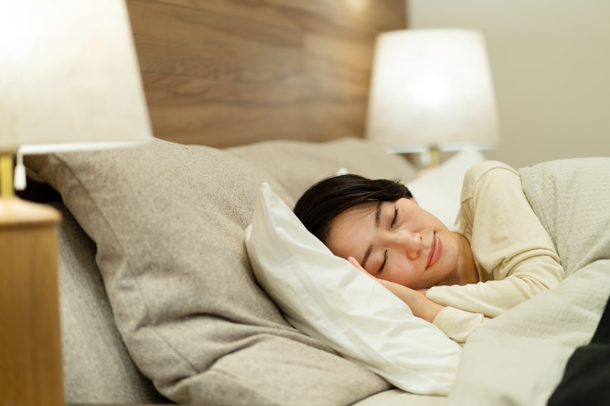 いびき対策におすすめの枕13選｜うるさい原因は？横向きで改善。高さ 