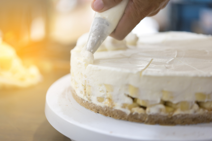失敗しない手作りケーキのホイップ・デコレーションの作り方