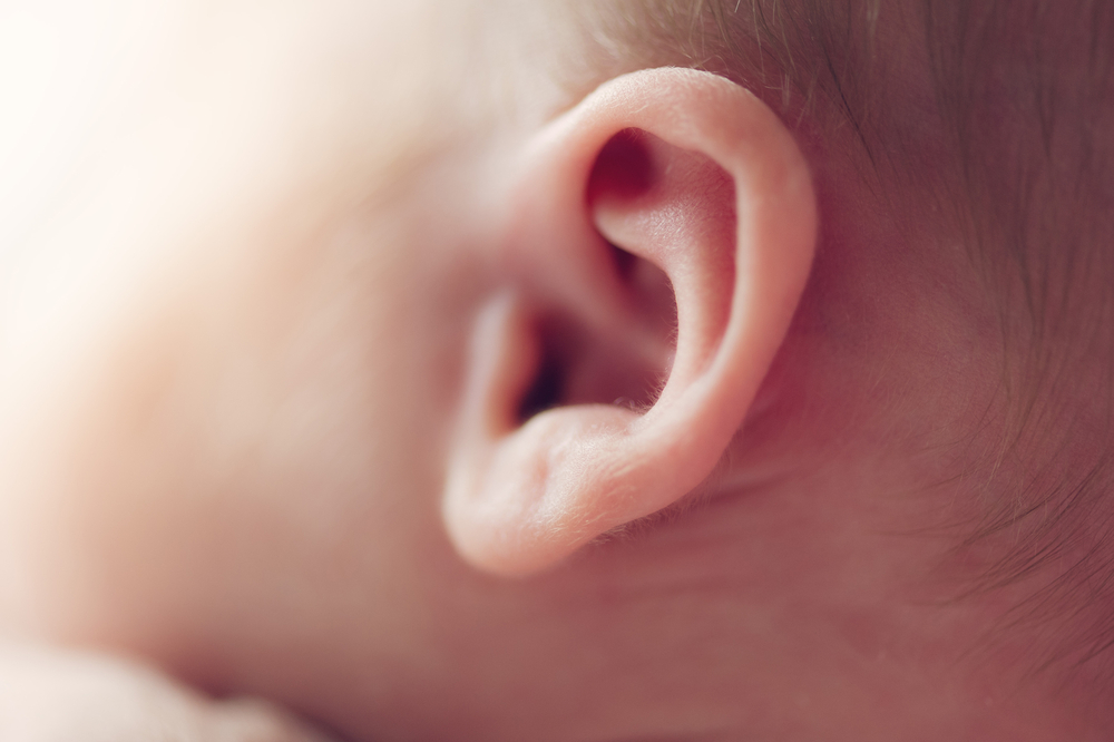 赤ちゃんから耳垢がたくさん かたまりやベタベタは大丈夫 医師監修 Kosodate Life 子育てライフ