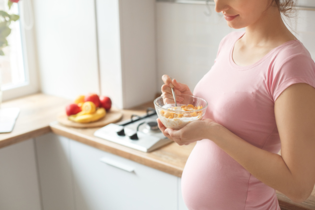 妊娠中の食べ物おすすめとNG！便秘やむくみ、体重管理｜管理栄養士監修