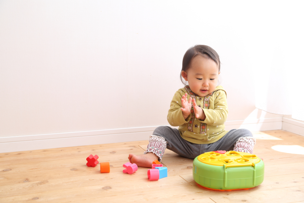 皆、1歳児と毎日何してる？おすすめ楽しい遊び方【体験談アリ】 | kosodate LIFE（子育てライフ）