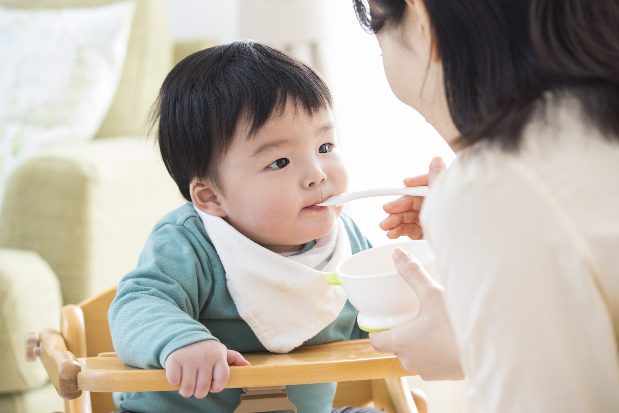 1歳児のご飯の量や硬さは 大人と同じは 簡単レシピも 看護師監修 Kosodate Life 子育てライフ