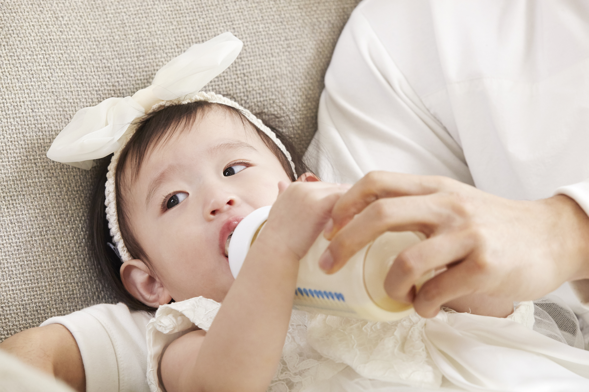 赤ちゃんが哺乳瓶を嫌がる ママ50人の克服方法7 選 スグできる方法も Kosodate Life 子育てライフ