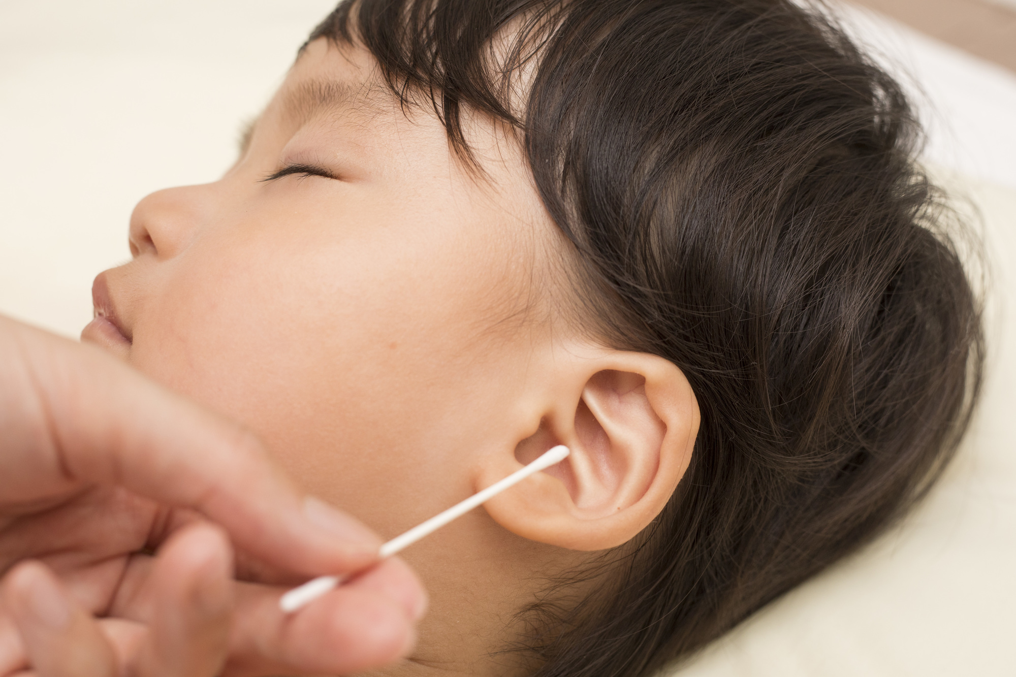耳かき 子ども 2歳の娘が耳垢栓塞に！耳鼻科で耳掃除したら巨大な耳垢がごっそり。