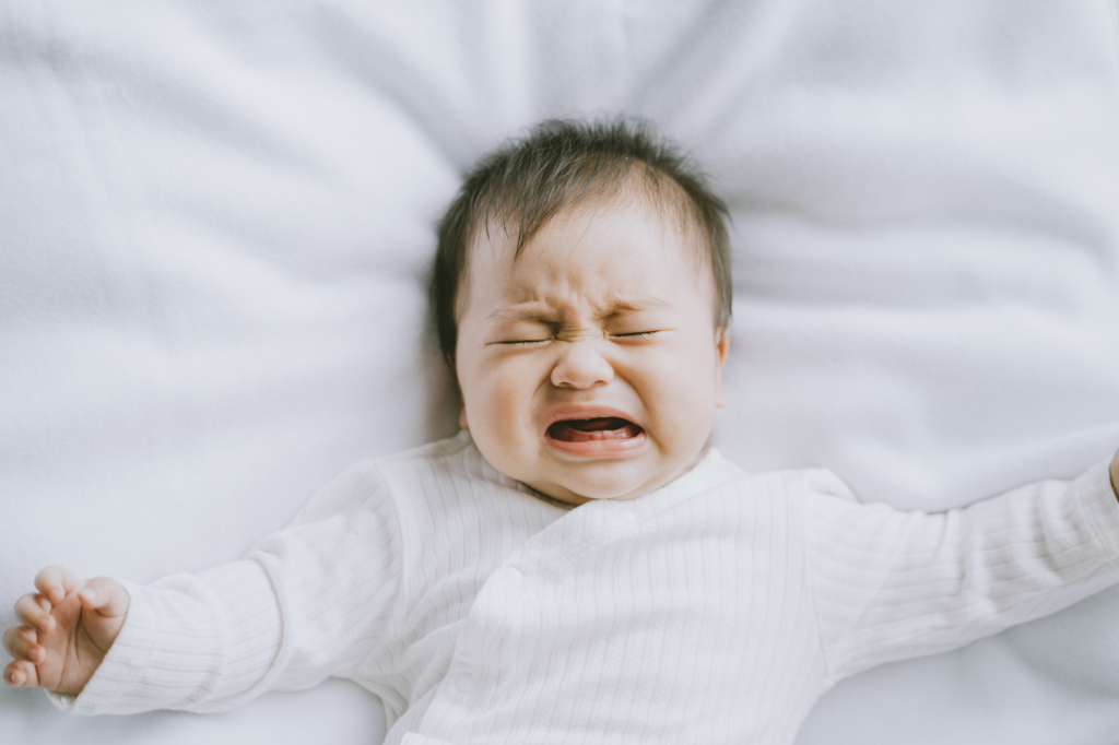 赤ちゃん 何 し て も 泣き 止ま ない