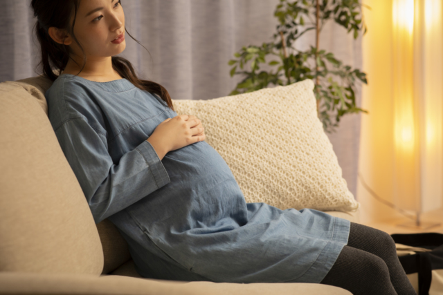妊娠中のお腹の張りはどんな感じ 確認方法 張りやすい人の特徴 Kosodate Life 子育てライフ