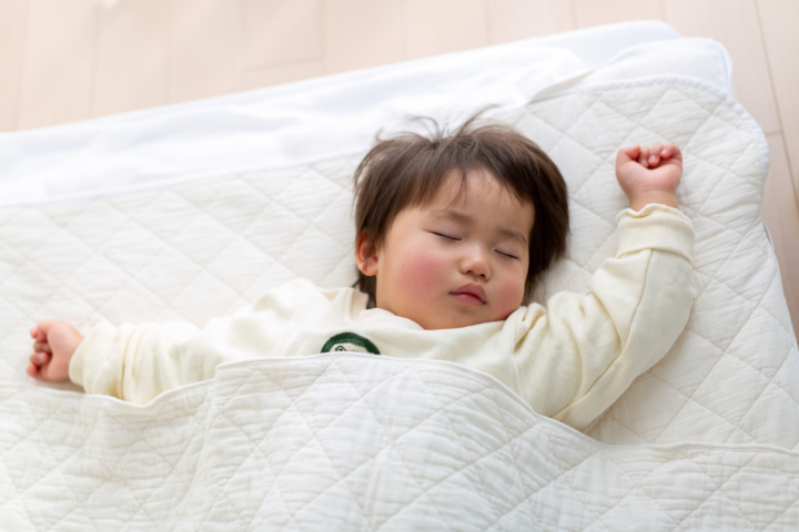 共働き家庭の2歳児の寝る時間。早く寝かしつけるコツ＆スケジュール例