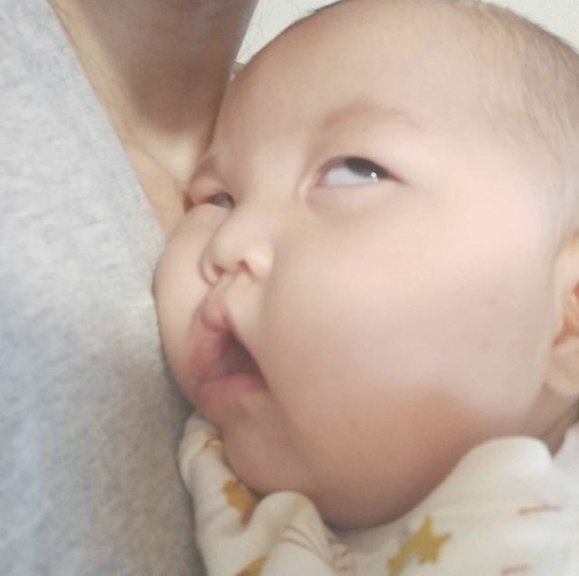赤ちゃんの変顔写真が面白い ナイスタイミング かわいい 笑える写真集 Kosodate Life 子育てライフ