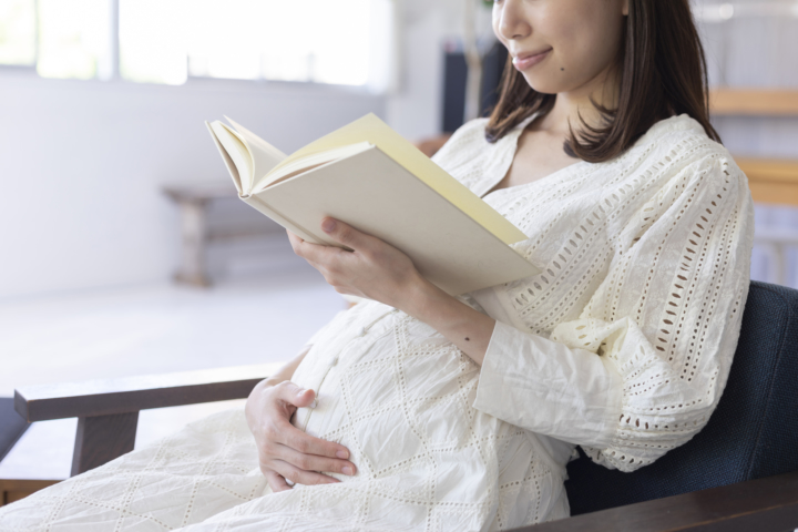 妊娠中「読んでよかった本」8選。前向きになる＆旦那さんと読みたいオススメ本も