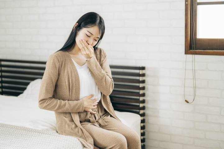 【実態調査】妊娠中に仕事を休む頻度はどれくらい？つわりで休むときの理由や言い方