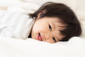 2歳児が寝ない「23時まで起きてる」夜更かし対策＆寝かしつけのコツ