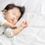 【生後3ヶ月】昼寝の時間がバラバラ…生活リズムが整わないときの対処法