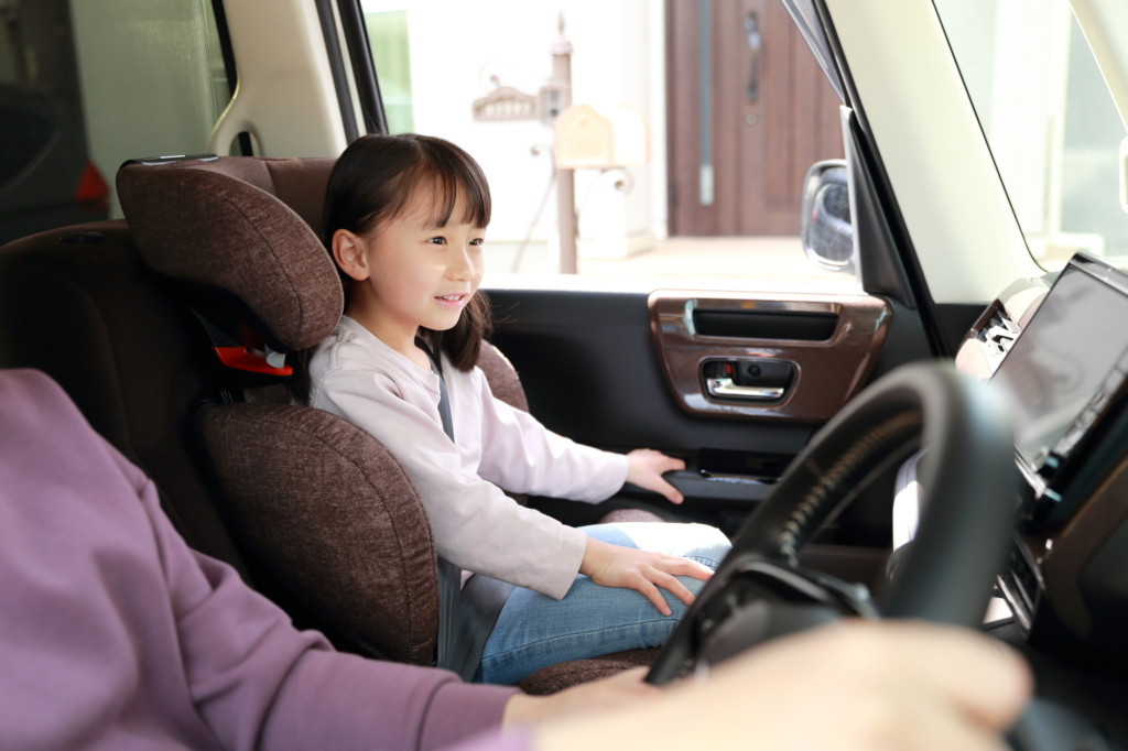 子どもを助手席に何歳から乗せていいの チャイルドシートは危ない Kosodate Life 子育てライフ