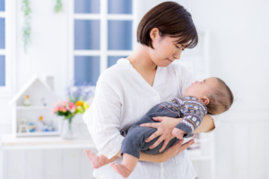 赤ちゃんが急に母乳を嫌がるように…飲んでくれないときはどうすれば？