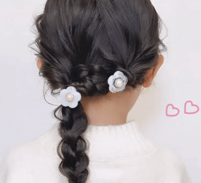 小学生の袴姿に似合う髪型：簡単サイドテール
