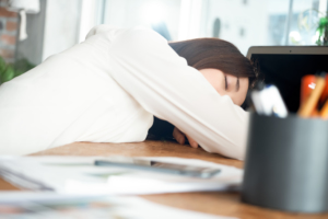 特発性過眠症チェックテスト｜耐えられないほどの眠気は”病気”？ナルコレプシーの可能性も