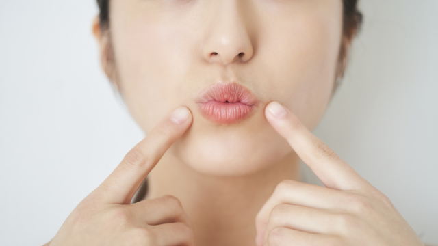 医師解説 唇の乾燥ははちみつで改善する パック方法 ない場合の代用品 Medicalook メディカルック
