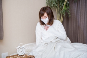 風邪で痰や咳が出る原因とは？黄色・緑の痰は「体がウイルスなどと戦っている証拠」