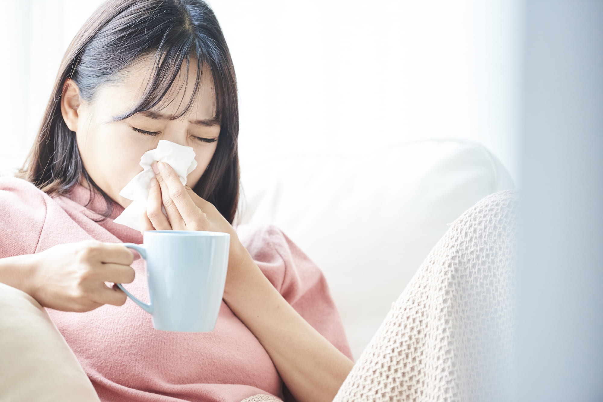 する 鼻 が ツーン の 奥 と 鼻の奥が痛いのは喉の上の炎症が原因。頭痛や鼻水等の風邪とは異なる症状に注意！