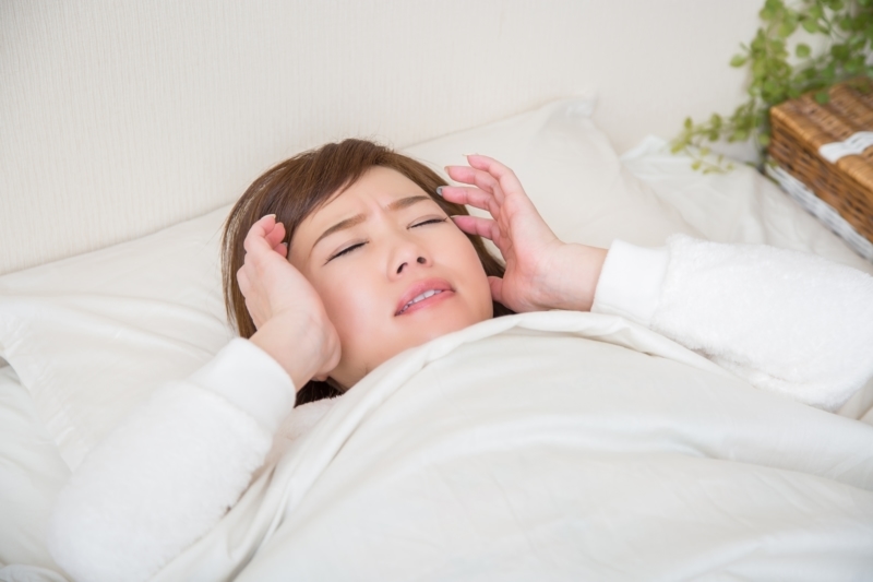 後頭部の頭痛7つの原因 首の付け根 右がズキンと痛い 吐き気を伴う場合は Medicalook メディカルック