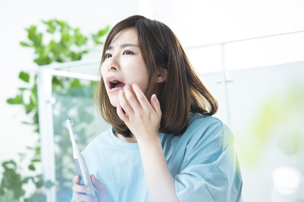 なぜ？風邪で舌が痛くなる5つの原因｜どうやって治す？病院は何科を受診？