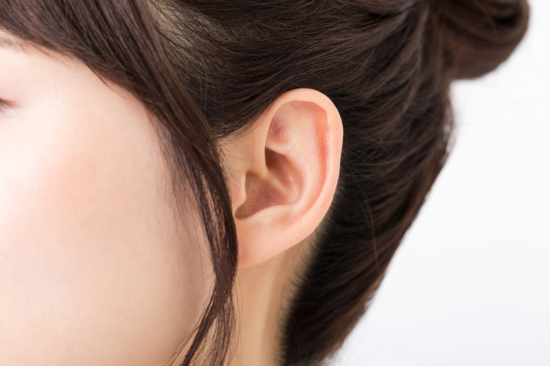 耳が詰まった感じはストレスのせい？治し方は？両耳・片耳だけの場合。 | Medicalook(メディカルック)