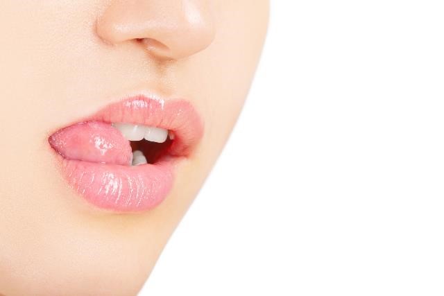 病気サイン 舌がひび割れる4つの原因 溝状舌 ドライマウスはどう治す 病院は何科 Medicalook メディカルック