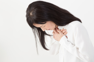 肺の違和感3つの原因。花粉症？ストレス？病気？咳や痛み、息苦しいケースも