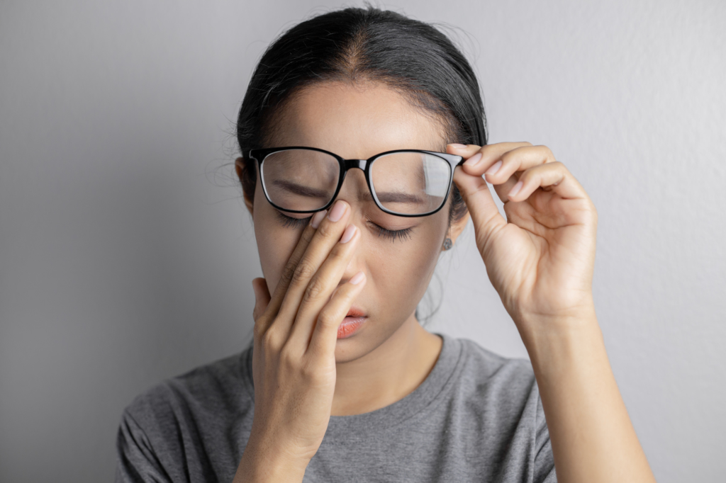 乱視が悪化…大丈夫？原因は何？急激な視力低下はすぐ病院へ！