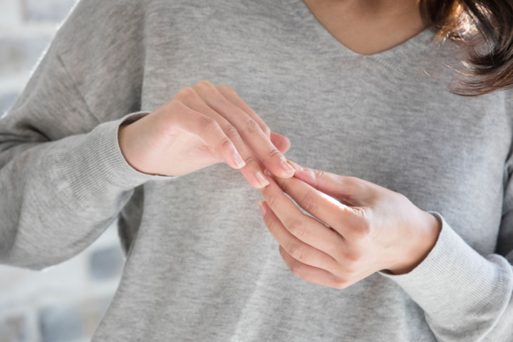 爪に現れる病気のサイン 横溝や黄ばみに注意 糖尿病や感染症の可能性も 医師監修 Medicalook メディカルック