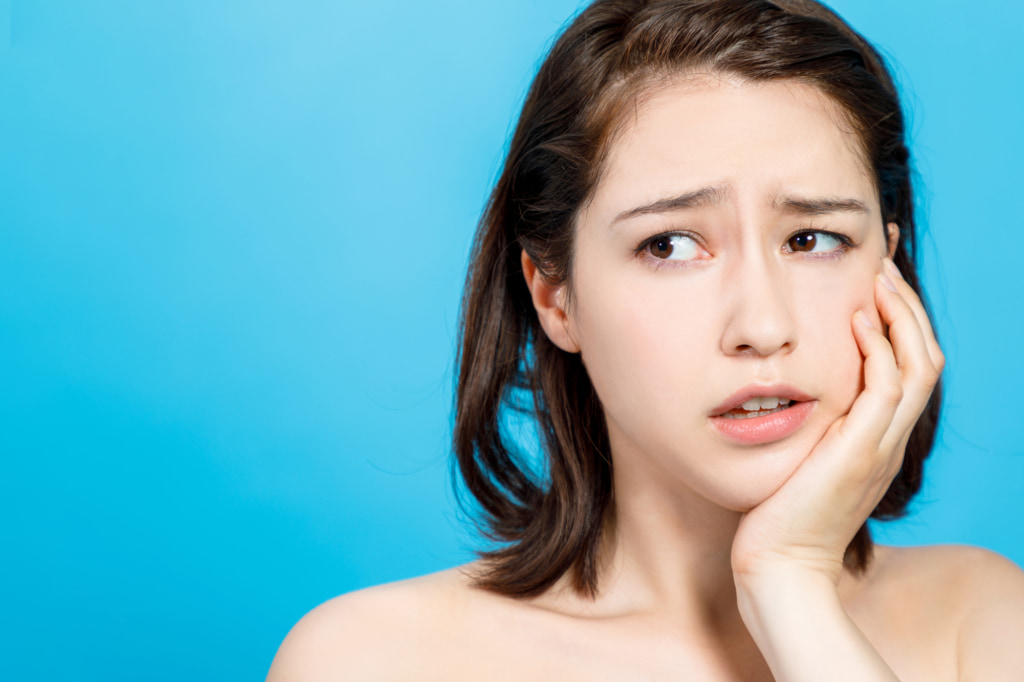 あくびをすると顎が痛いのは「顎関節症」かも！マッサージやストレッチで治せる？