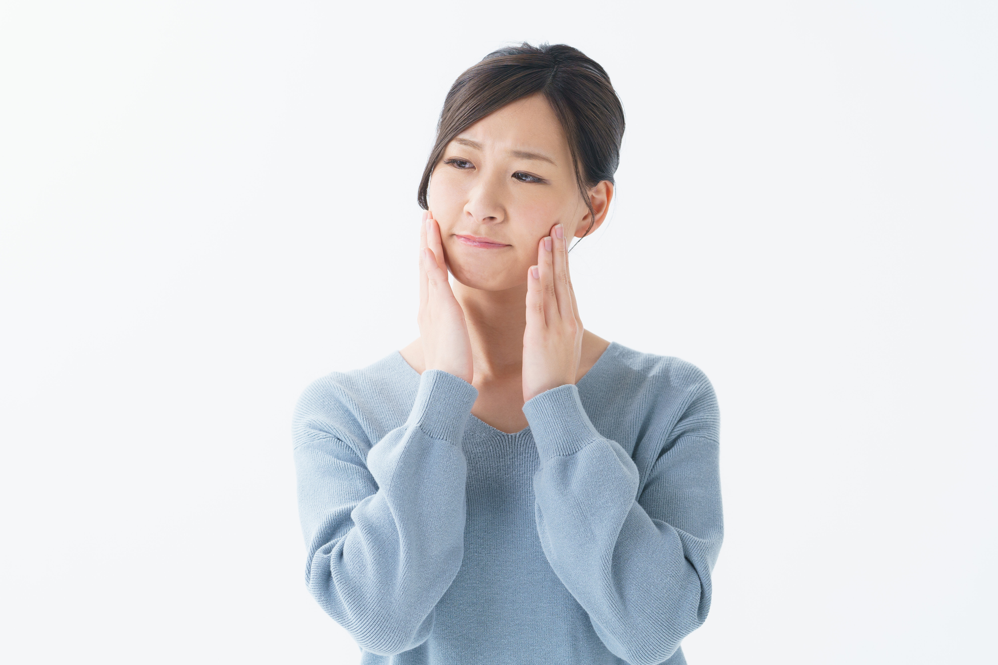 歯科医に聞く「顎関節症でやってはいけない9つのこと」マッサージ・冷やすのはどうなの？ | Medicalook(メディカルック)