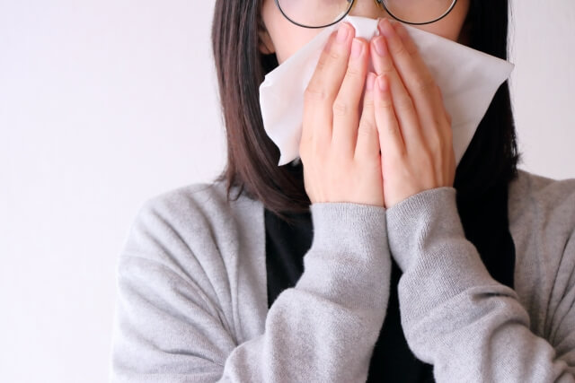 鼻水が止まらないと脱水症状になる？かんでもかんでも鼻水が出るのはなぜ？