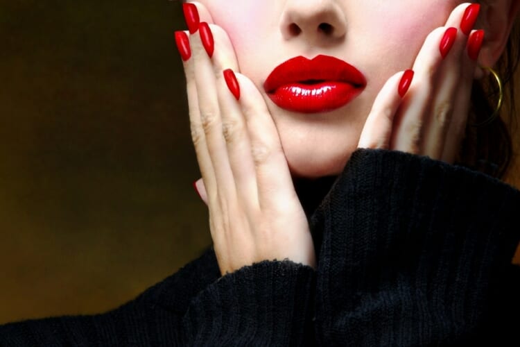 red-lip-low-price